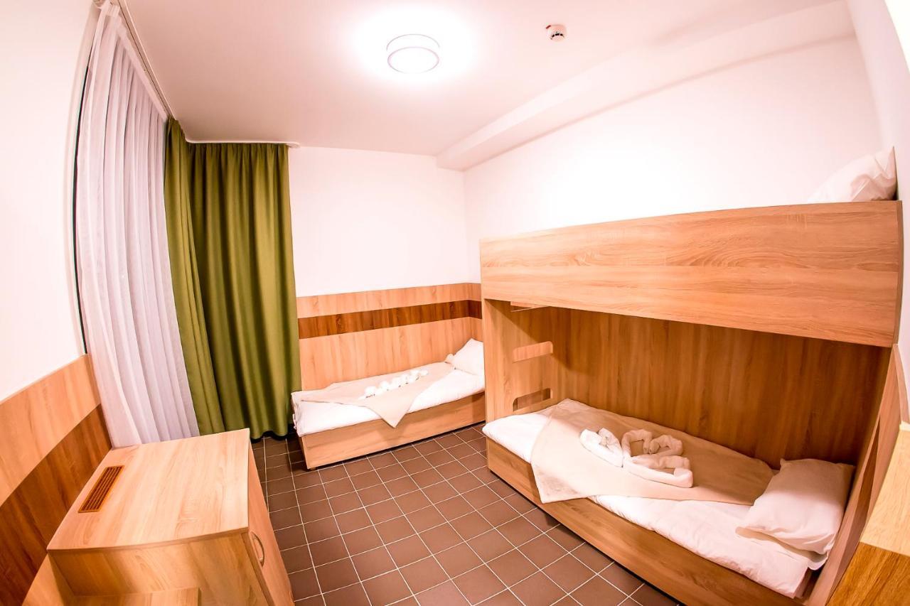 Bed and Breakfast Cvse Clubhaz Es Panzio Cegléd Exterior foto