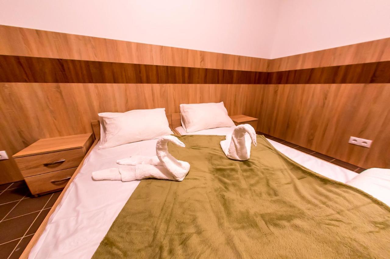Bed and Breakfast Cvse Clubhaz Es Panzio Cegléd Exterior foto